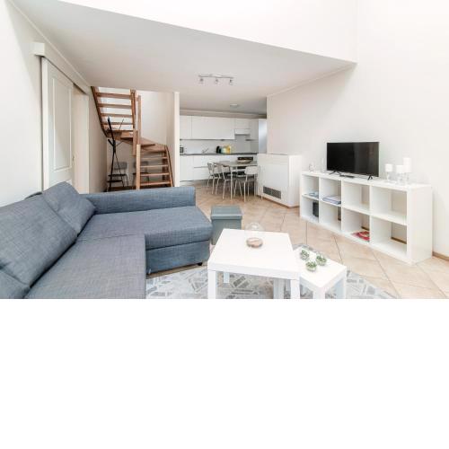Sky Attic 72 on Lake Como - By House Of Travelers