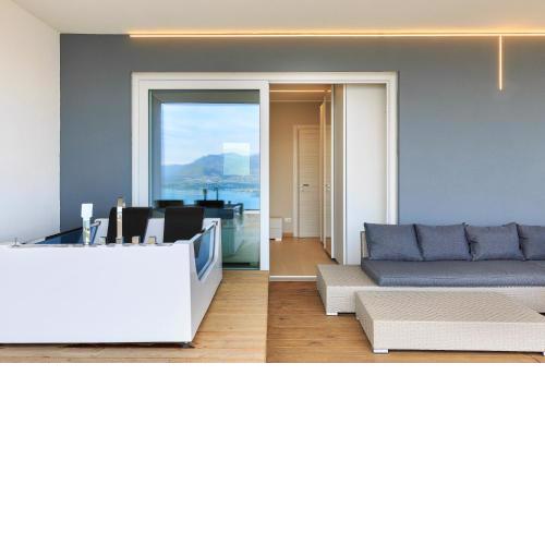Skylake Penthouse by Impero House