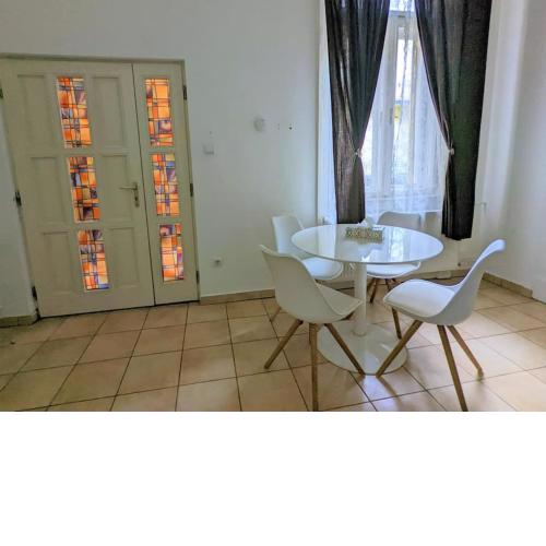 Skyline House - Large central 1 bedroom