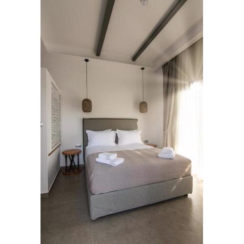 SKYROS BLUE SUITES
