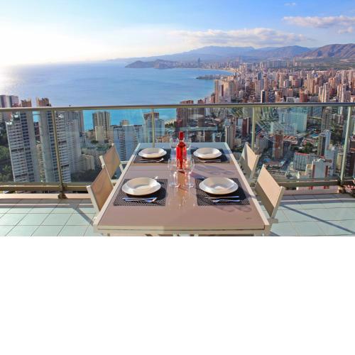 Skyscraper apartment with panoramic views - floor 38