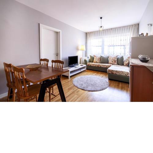 Sleek and Central Flat with Shared Pool in Sisli