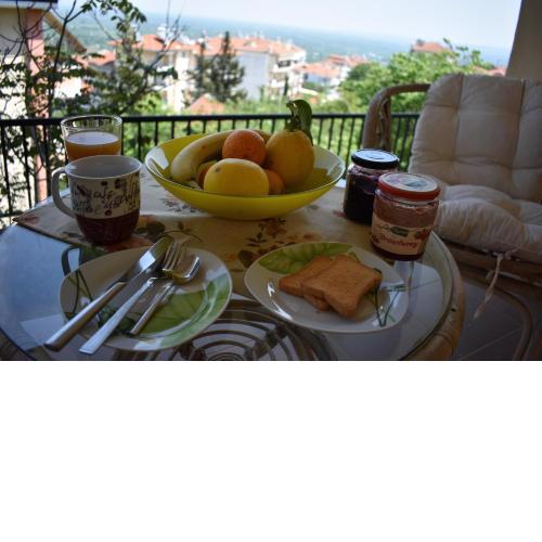 Small apartment, great view!