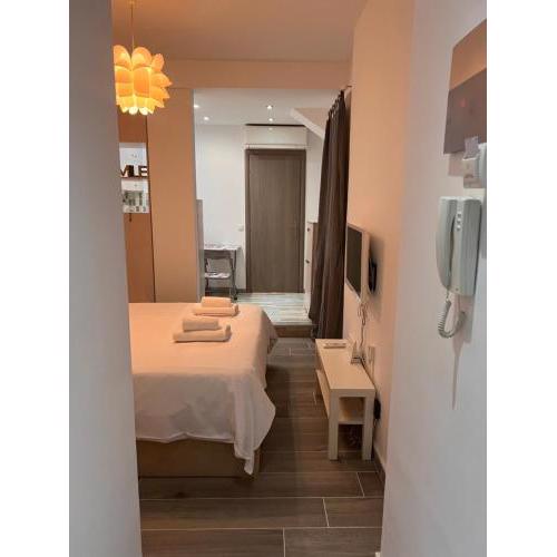 Small budget diamond apartment in Agias Sofias.