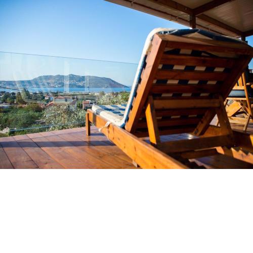 Small house great view in Porto-Rafti gulf