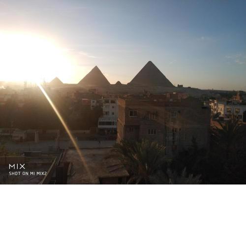Sman pyramids apartment