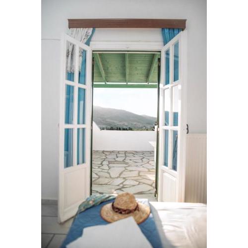 Smaragdi - Naxian traditional house with panoramic view at Eggares village