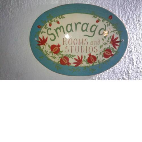 Smaragdi Rooms and Studios