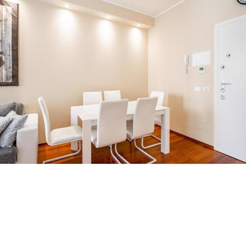 Smart and central flat in Porta Venezia by Easylife
