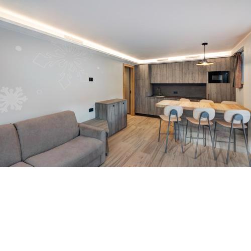Snow Mountain Planet Suite House