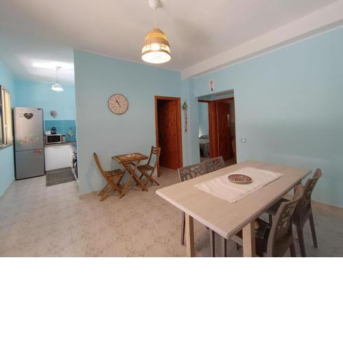 Snug holiday home in Pachino with a balcony terrace