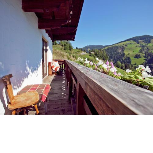 Snug Holiday Home in Sankt Johann im Pongau with Garden