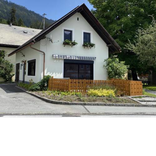 Snug holiday home in Wei briach with terrace