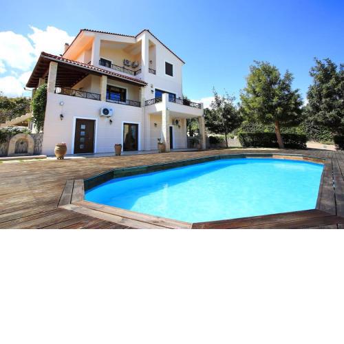 Sofia's Sunny Home + Private Pool + Gym