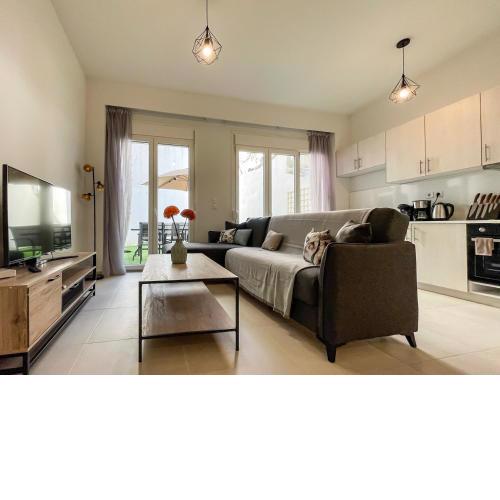 SOHO Modern 55sqm Studio with Secret Garden