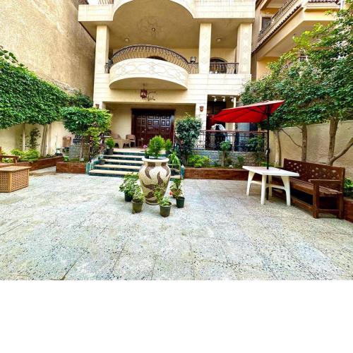 Sol pyramids Inn