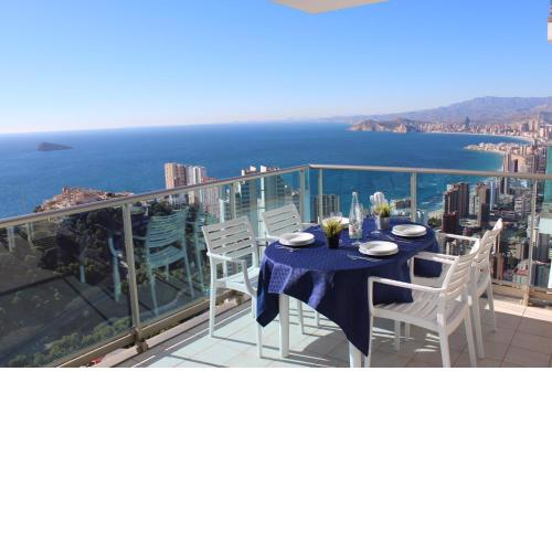 Sol, terraza privada y vistas al mar - Planta 37