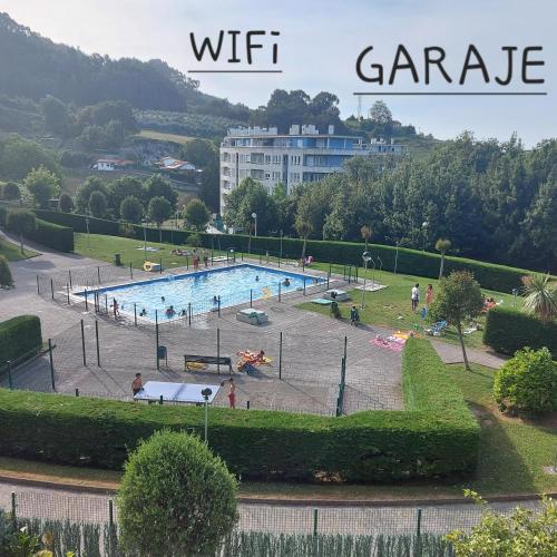 Soleado piso con terraza, piscina y garaje a 8 min del centro