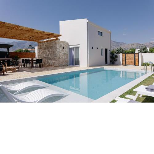 Solis Villa, close to the beach! Heated pool, By ThinkVilla