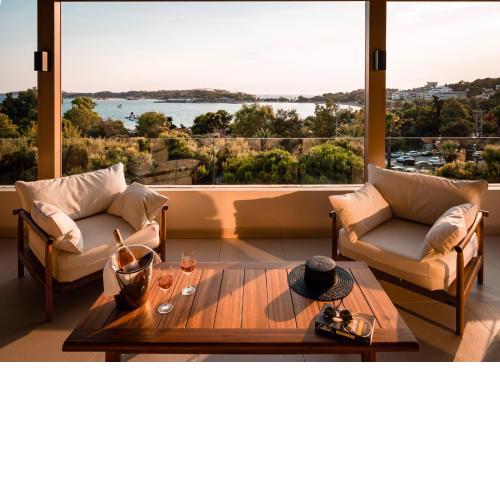 Somewhere Vouliagmeni