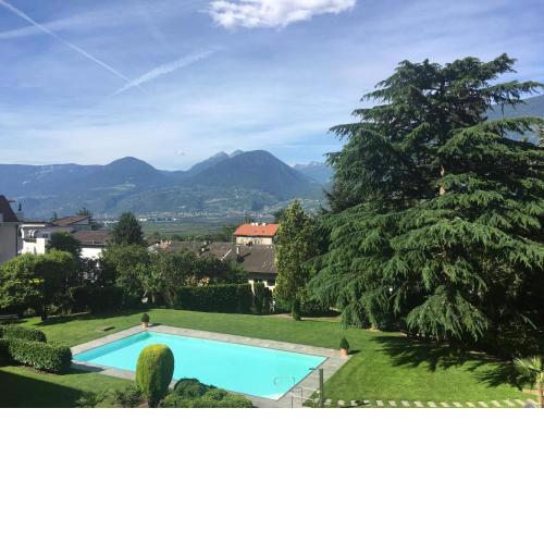 sonnige schicke Ferienwohnung Meran Pienzenau