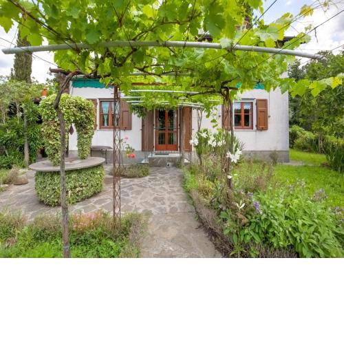Soothing villa in Fivizzano with a private garden