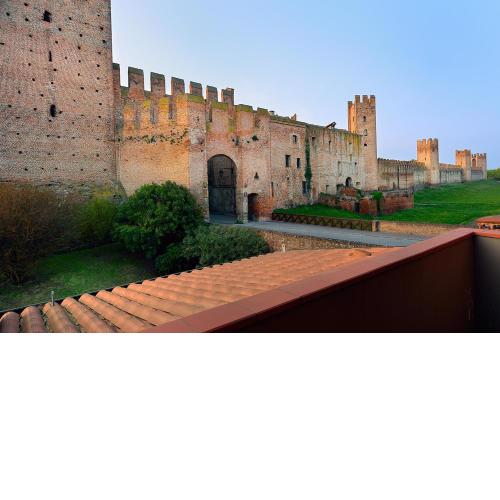 Sotto le mura