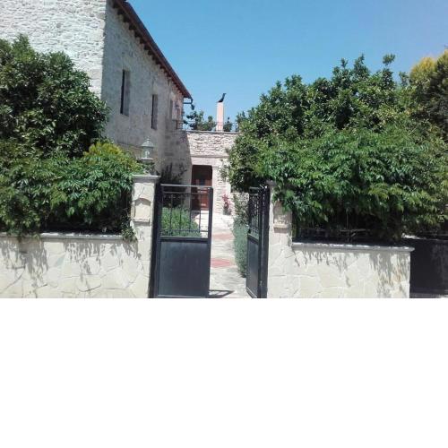 South Crete Traditional House , Moires