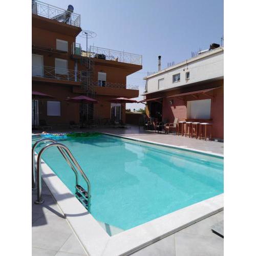 Souvlakis Pool Suites (S.P.S)