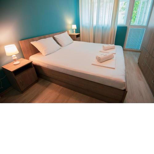 Space of Arts - Two-bedroom Apartment with Balcony