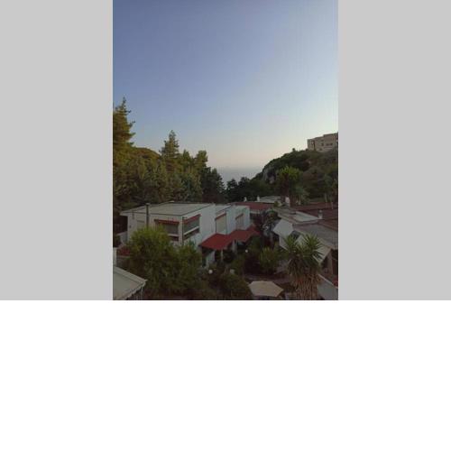 Spaceous house w/ balcony,fireplace&Lovely view