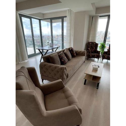 Spacious 1+1 Apartment w/Terrace near MaIl of Istanbul - 204