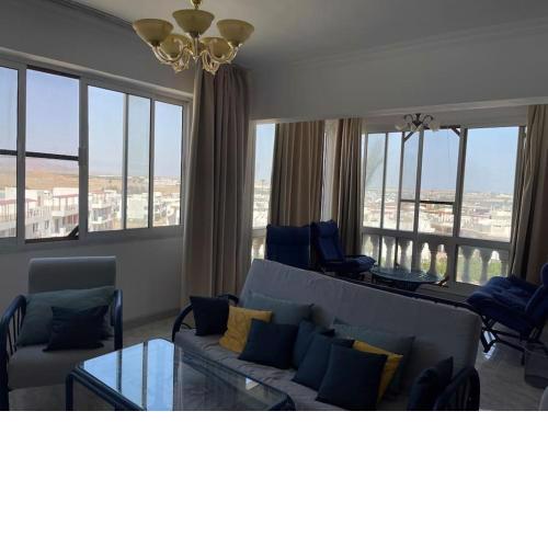 Spacious 2 bedroom apartment with a sea-view!