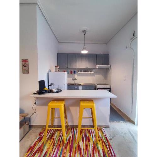 Spacious 2BR In Heart of Downtown Kranidi Fully Equipped Εστιάν-Ξενίζειν-Ξενοδοχείν-Η Οπώρα