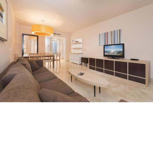 Spacious 3 bedrooms apartment