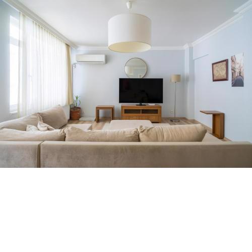 Spacious and Central Flat in Istanbul Sisli