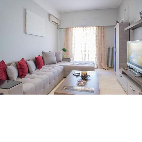 Spacious and Luxurious Apartment in Athens Center
