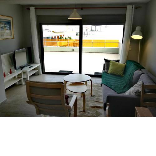 Spacious and Modern Downtown Apartment