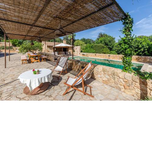 Spacious and quiet villa with private pool and barbecue area, up to 10 guests, YourHouse Sa Mata Grossa