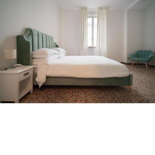 Spacious Apartment - 4 Bedrooms and 3 Bathrooms