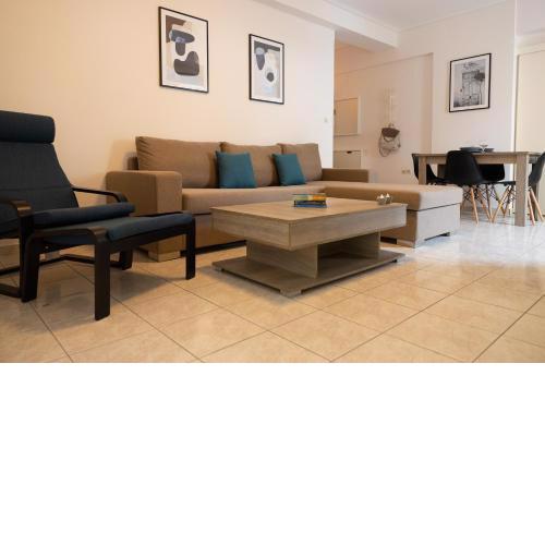 Spacious apartment close to the sea and the city center