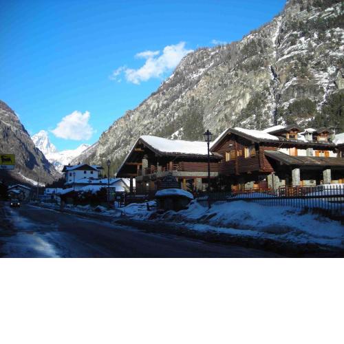 Spacious Apartment in Antey Saint Andr near Ski Lift