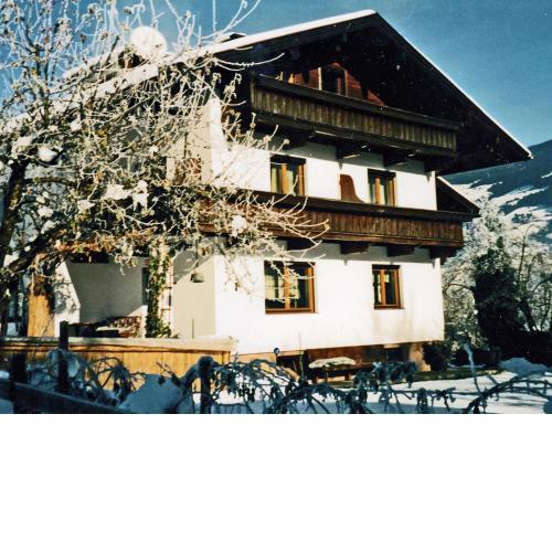 Spacious Apartment in F gen near Ski Area