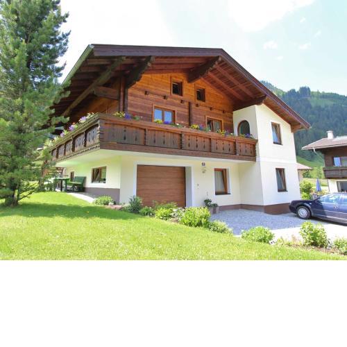 Spacious Apartment in Kleinarl near Ski Lift