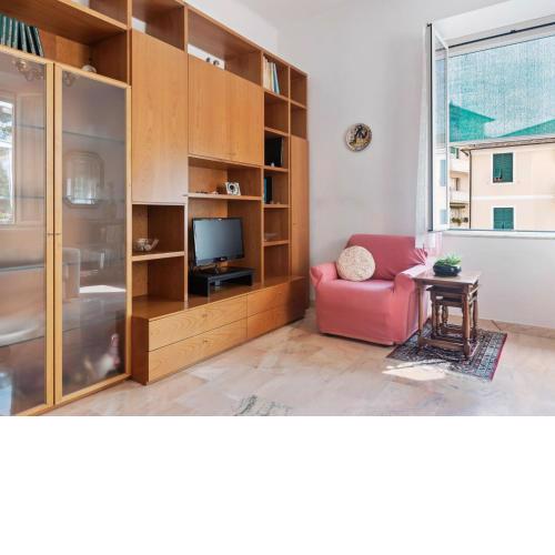 Spacious Apartment in Lavagna near Sea and City Centre