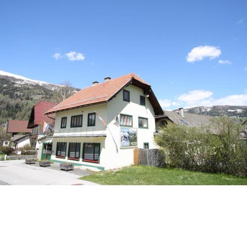 Spacious apartment in St Michael im Lungau near the Katschberg ski area