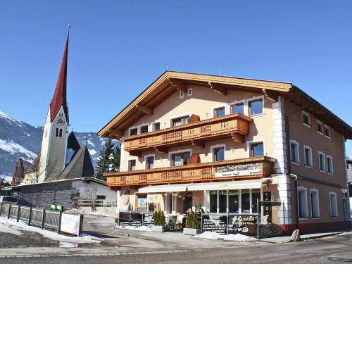 Spacious Apartment in Uderns near Ski Area