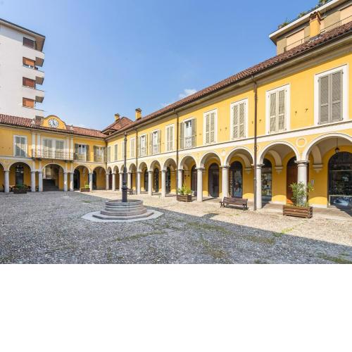 Spacious apartment in Verbania with balcony