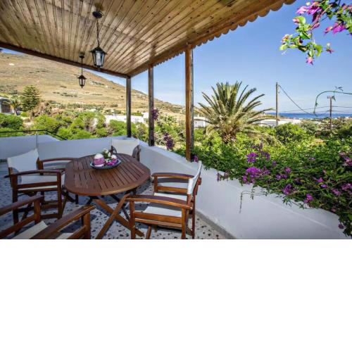 Spacious apartment with view and garden for kids!