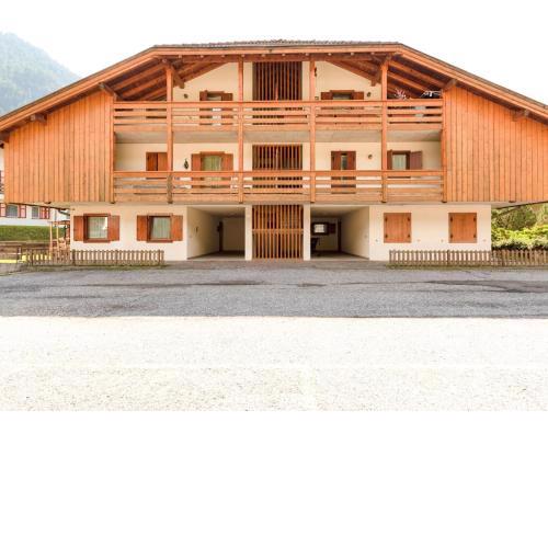Spacious Chalet with Garden near Ski Area in Tyrol